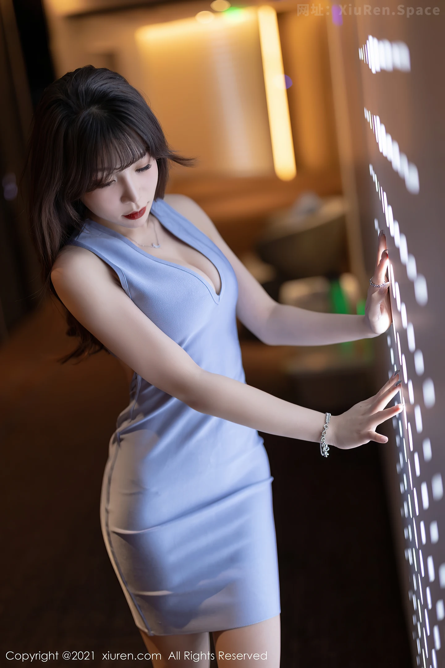 图片[6]-[XiuRen秀人网]VOL.3714 女神芝芝Booty浅蓝色短裙配肉丝裤袜露性感内衣完美诱惑写真75P-秀人网官方网站